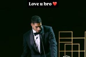 好基友!姆巴佩社媒祝贺阿什拉夫当选非洲足球先生:非洲之王!